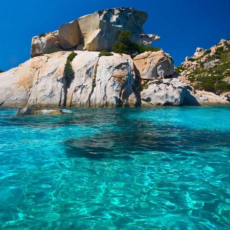 Sardegna Insolita: Cultura, Tradizioni e Mare