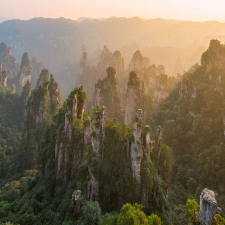 Cina Insolita: Panda e Montagne Fluttuanti
