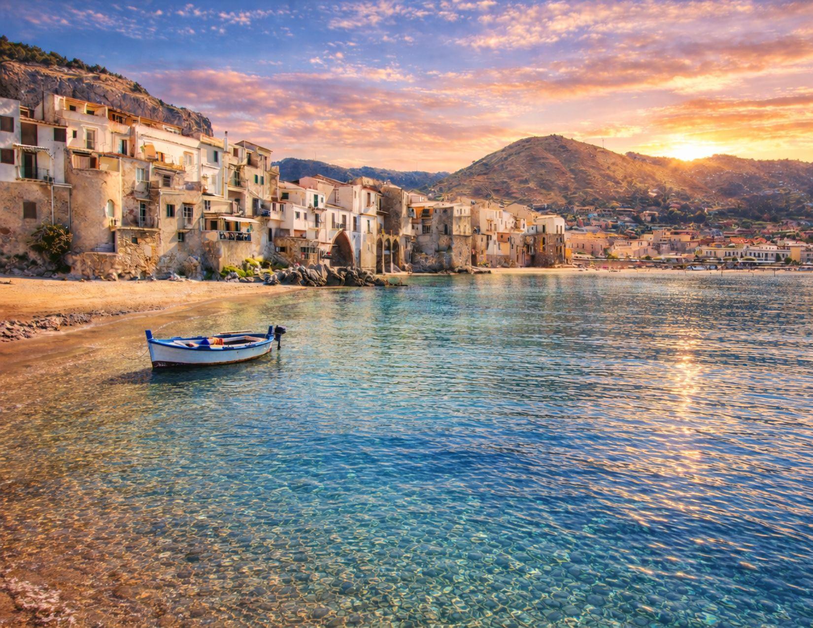 Mare e Tour a Cefalù: Vacanza Estiva in Sicilia