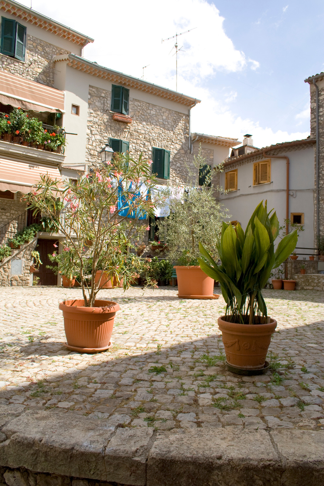 Gli Scorci di Bassiano e il mistero dell'Abbazia di Fossanova 11