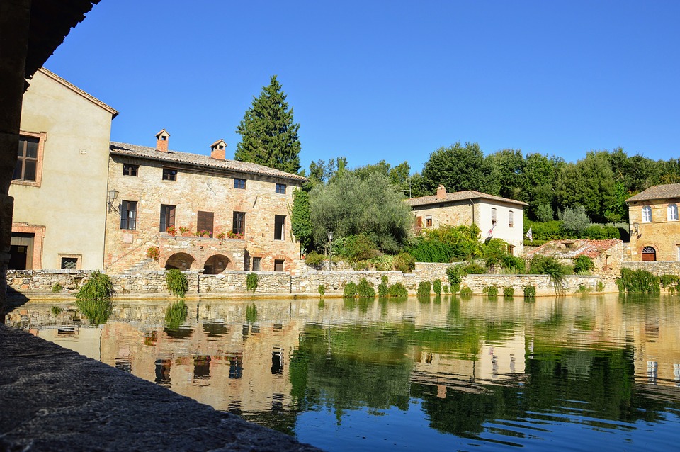 Un viaggio tra la storia e i panorami fiabeschi della Val d'orcia 14