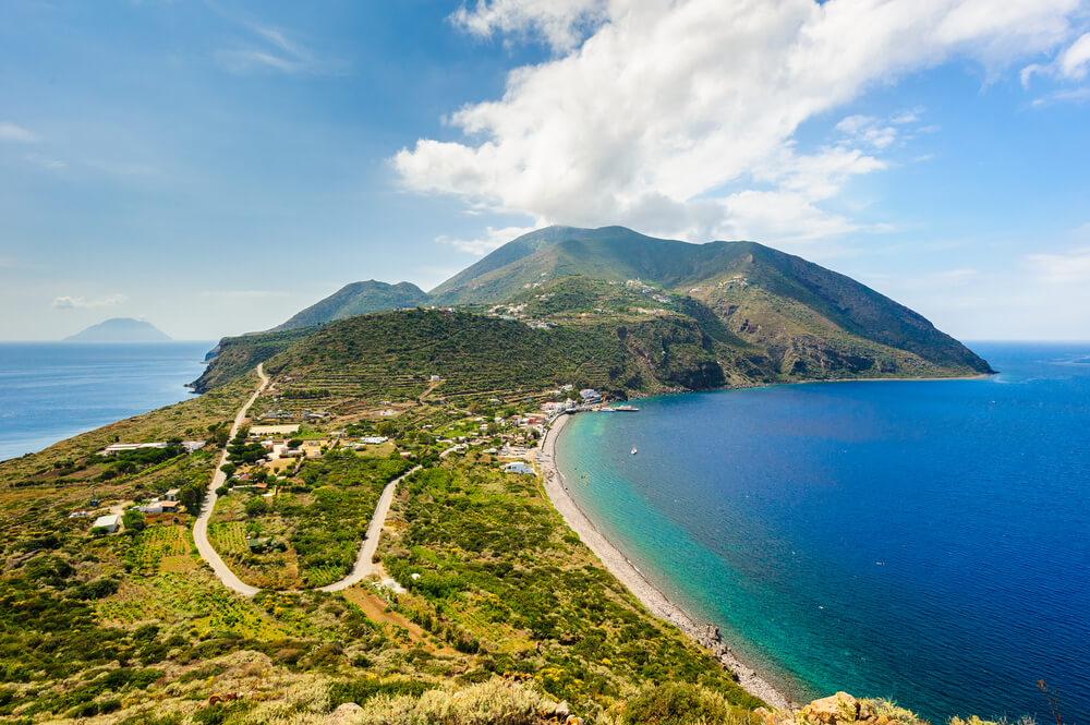 Tour Isole Eolie: Vulcani, Mare e Relax in Sicilia 12