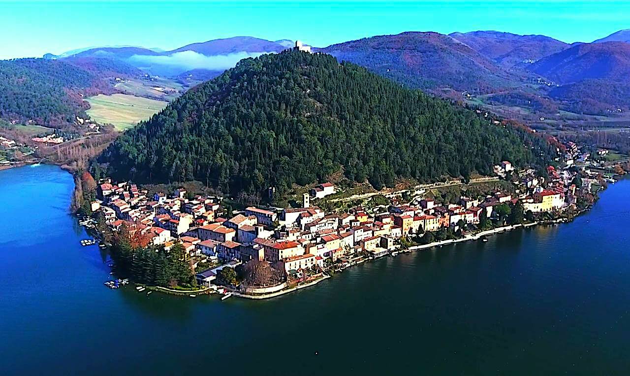 Una passeggiata nella valle Umbra, al centro del Mondo 17