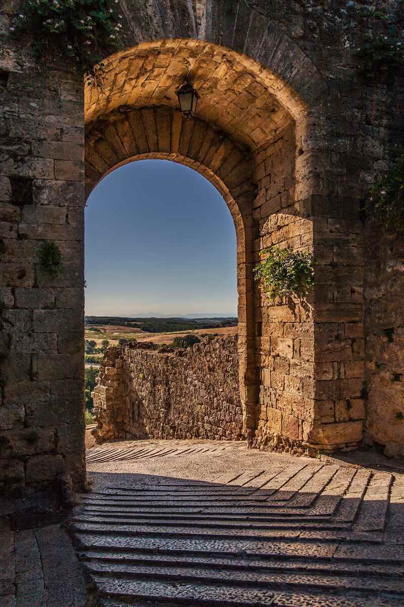 TUTTO ESAURITO! Capodanno in Toscana: tra borghi medievali, presepi, terme e cantucci 13