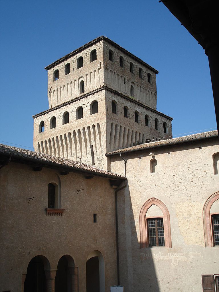 Capodanno tra tradizioni emiliane, castelli Parmensi e Milano illuminata 4