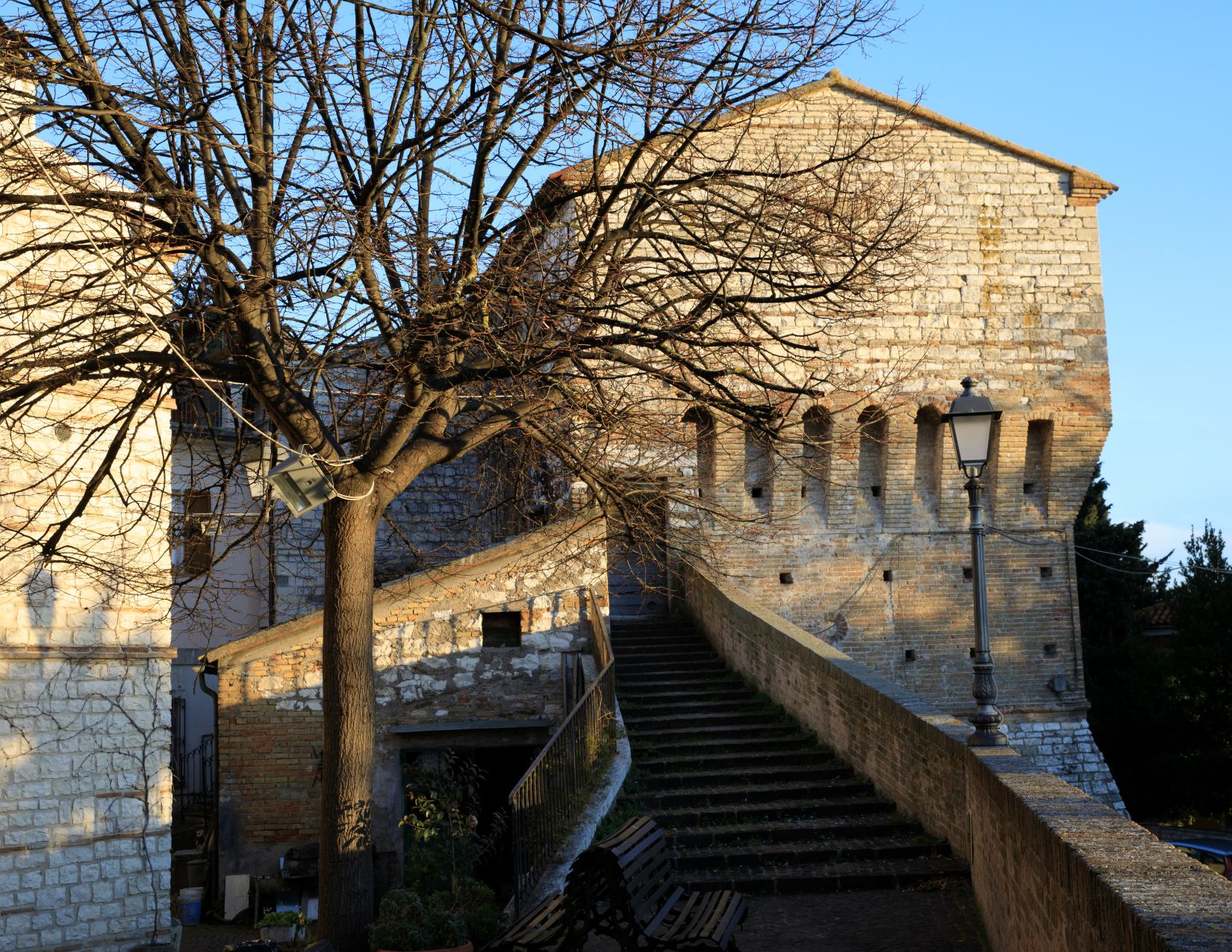 Meraviglie del Conero: Tra Mare, Borghi e Sapori 14