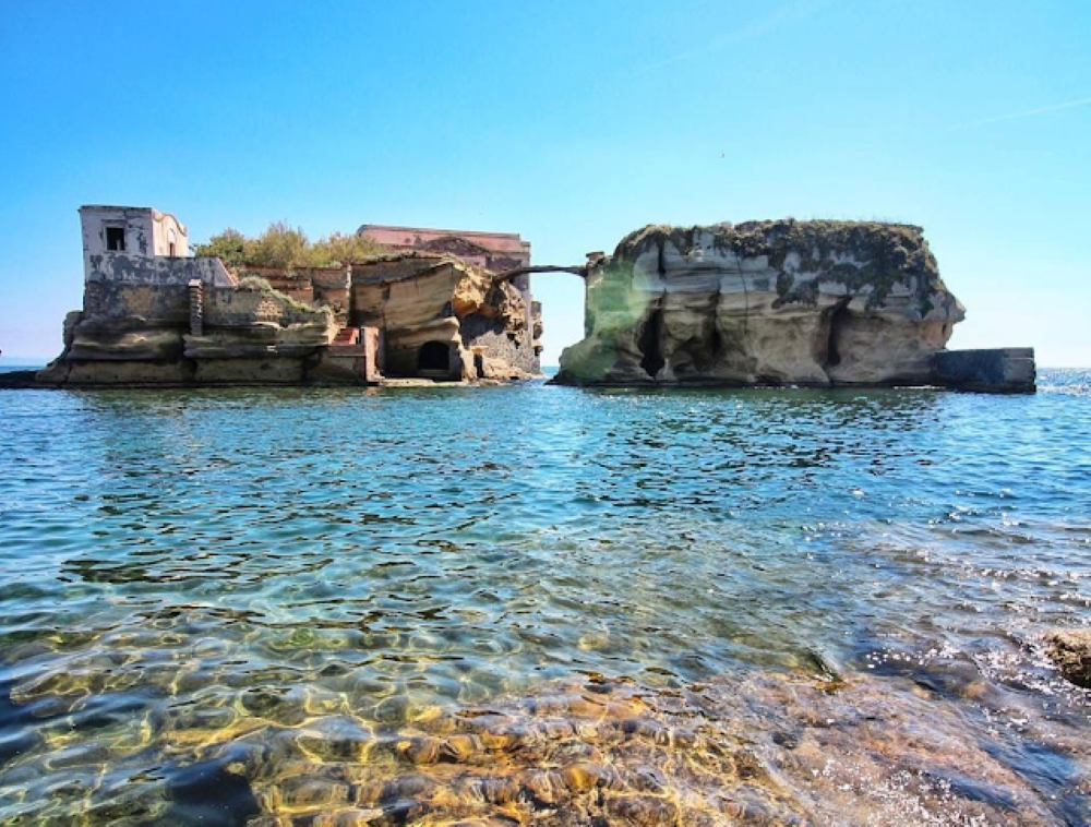 Scoperta in barca della città sommersa di Baia e Napoli esoterica 2