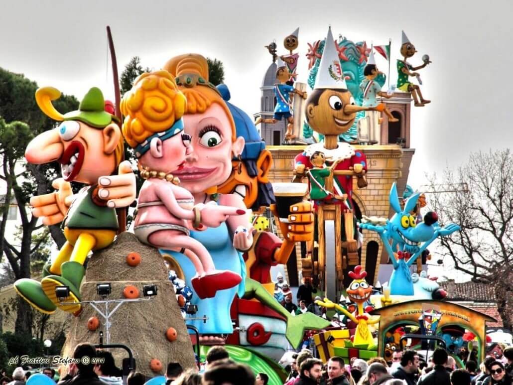 L'antico Carnevale di Fano e Urbino, città a forma di palazzo 5