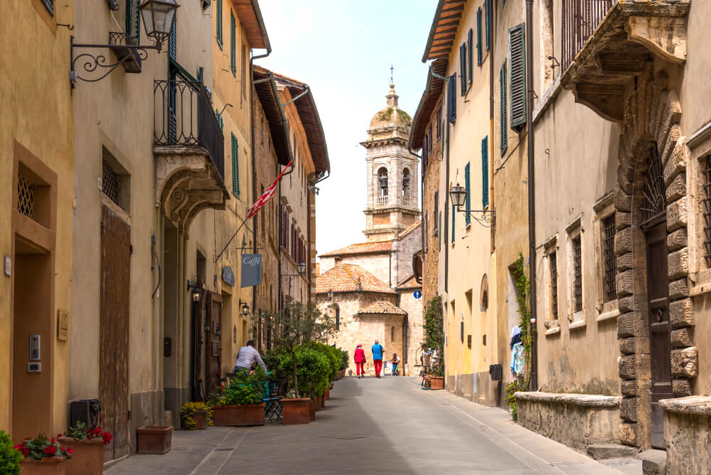 Un viaggio tra la storia e i panorami fiabeschi della Val d'orcia 12