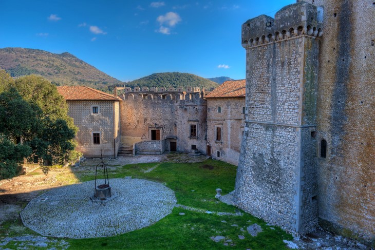 Il Giardino di Ninfa e il Borgo di Sermoneta 17/04 12