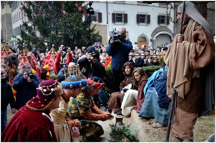 L’albero di Natale più grande al mondo e la Cavalcata dei Re Magi a Firenze 11