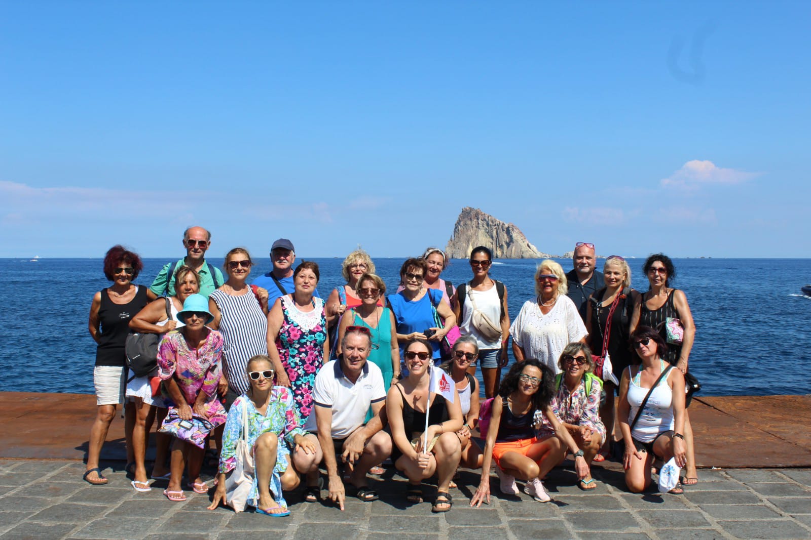 Tour Isole Eolie: Vulcani, Mare e Relax in Sicilia 8