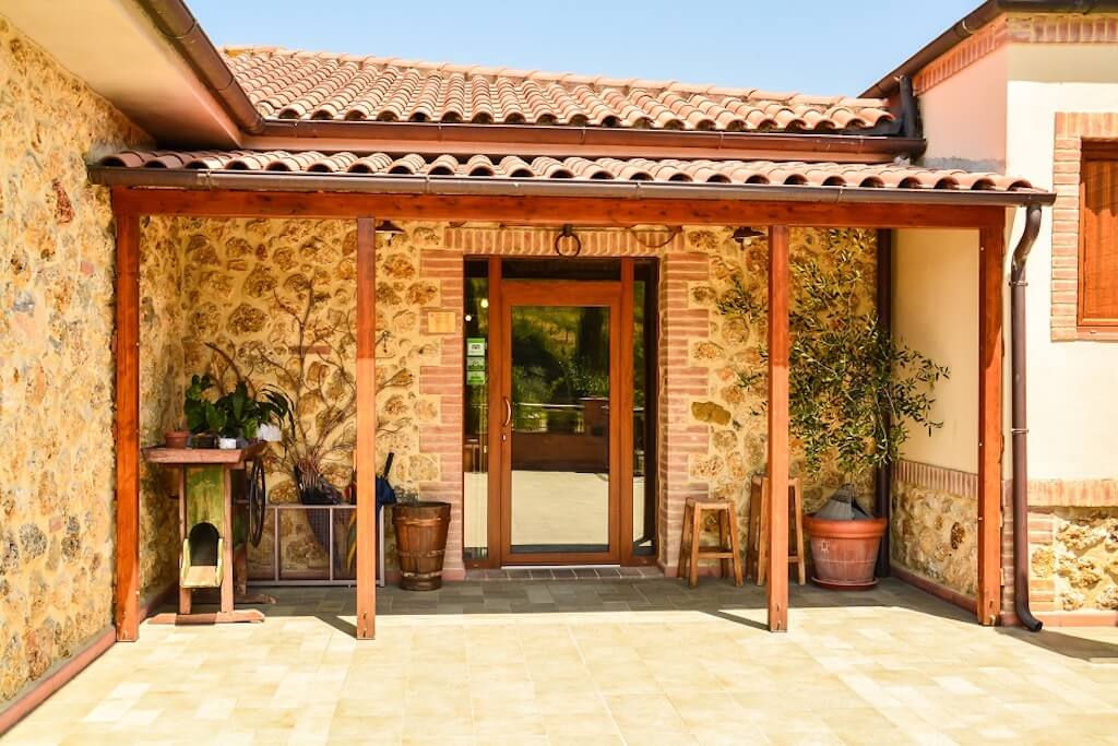 TUTTO ESAURITO! Capodanno in Toscana: tra borghi medievali, presepi, terme e cantucci 15