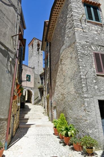 Gli Scorci di Bassiano e il mistero dell'Abbazia di Fossanova 12