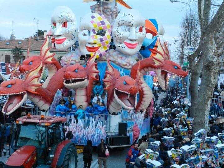 L'antico Carnevale di Fano e Urbino, città a forma di palazzo 6