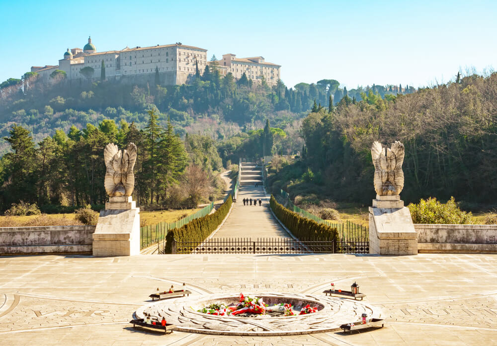 Una domenica all'Abbazia di Montecassino e spettacolo teatrale con Martufello 2