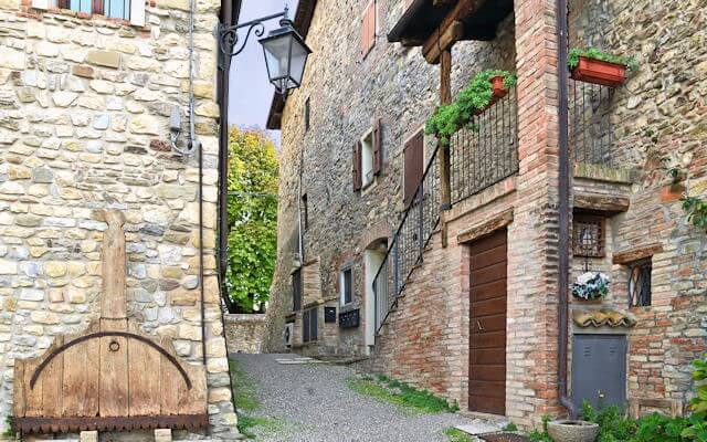 Tour dell'Emilia. Tra antichi Castelli e magici Borghi 15