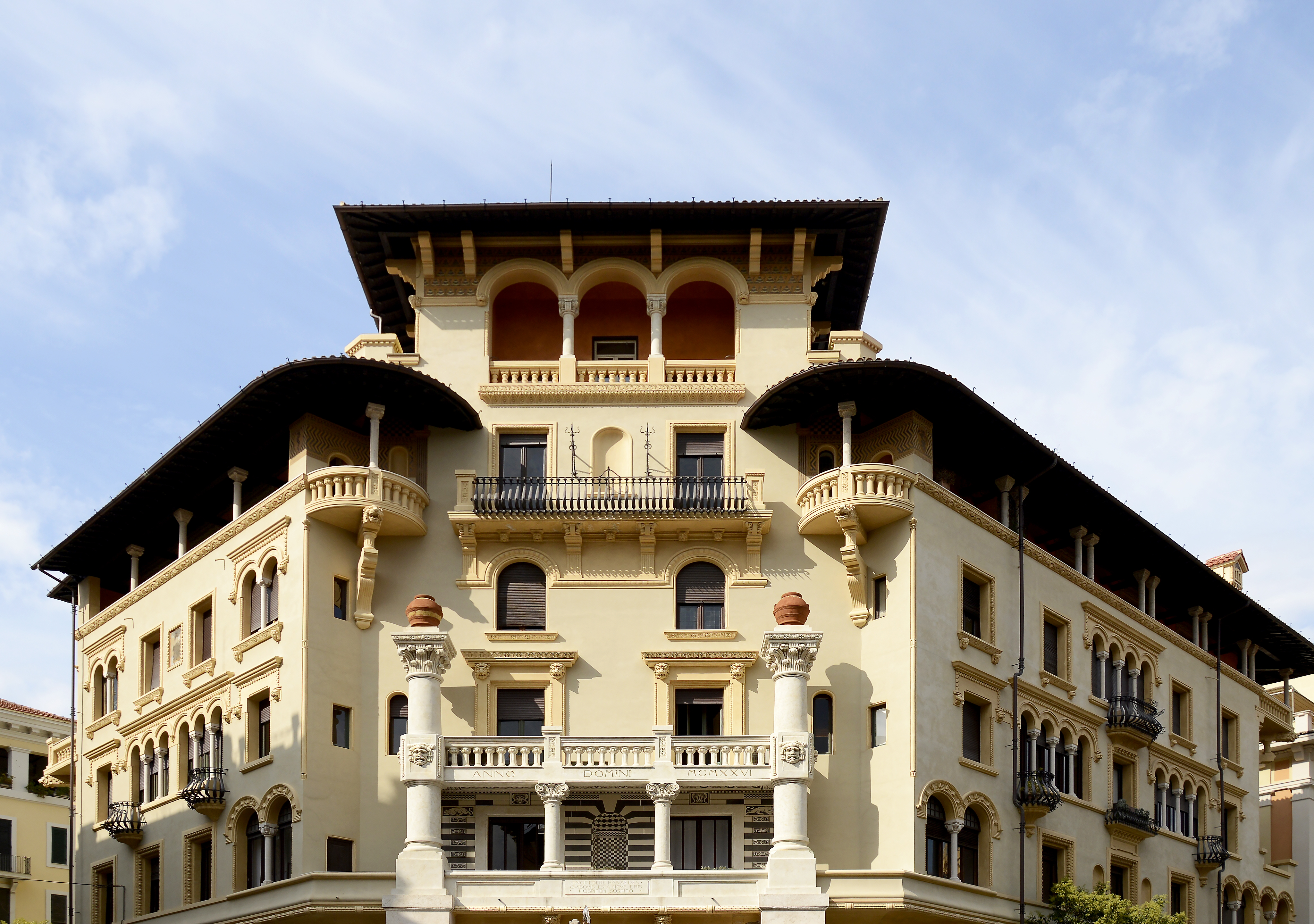 Il quartiere Coppedè e Villa Torlonia 3