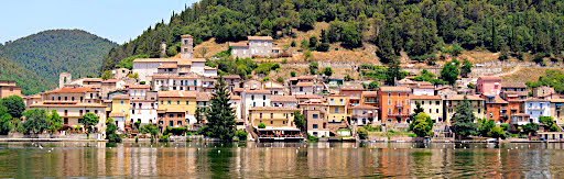 Una passeggiata nella valle Umbra, al centro del Mondo 18