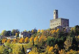 Un tuffo nel Medioevo toscano: il Carnevale storico di Bibbiena e pranzo in Castello 8