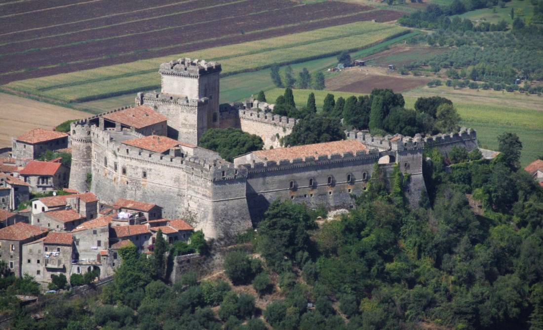Il Giardino di Ninfa e il Borgo di Sermoneta 17/04 10