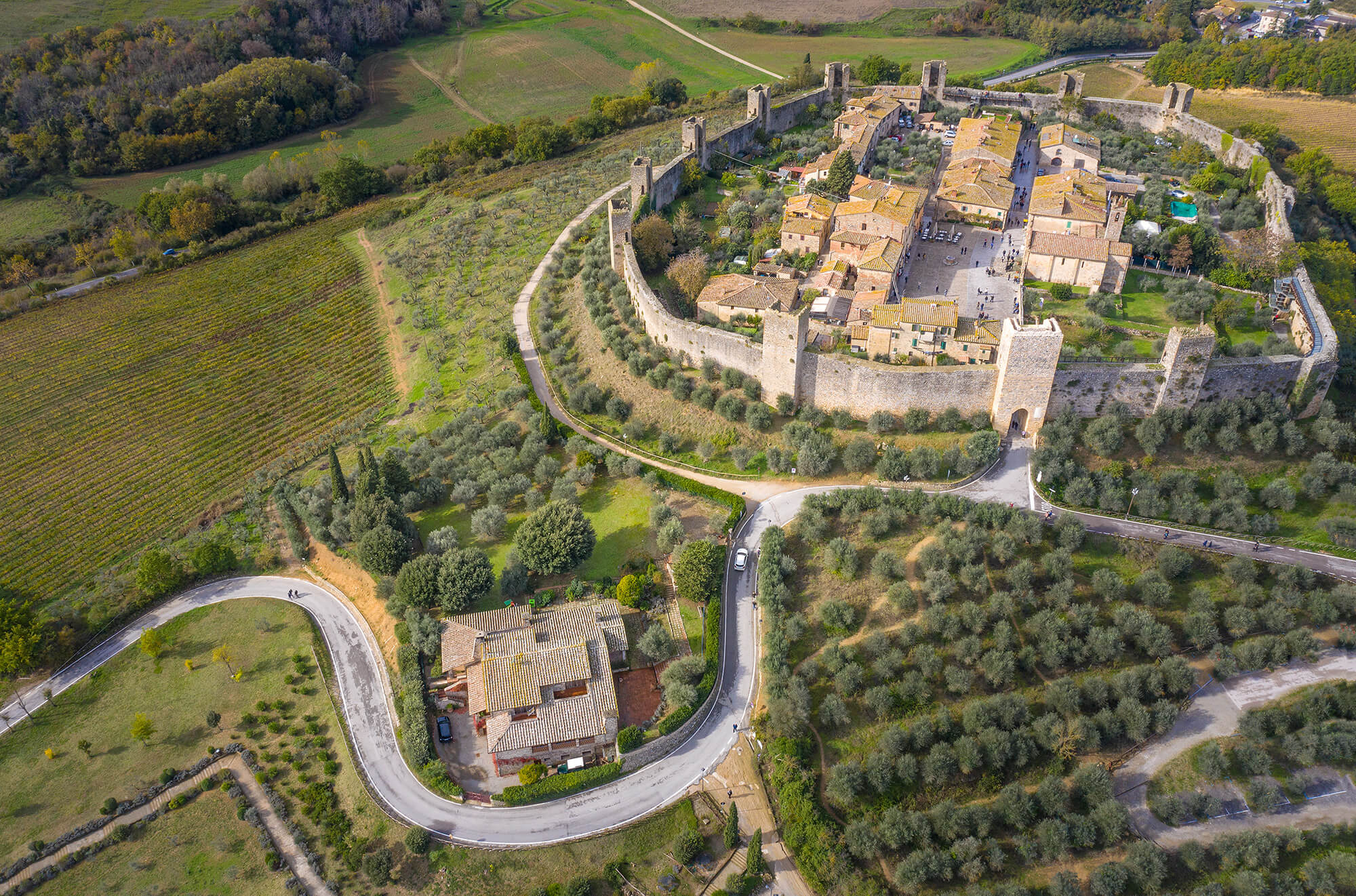 TUTTO ESAURITO! Capodanno in Toscana: tra borghi medievali, presepi, terme e cantucci 14