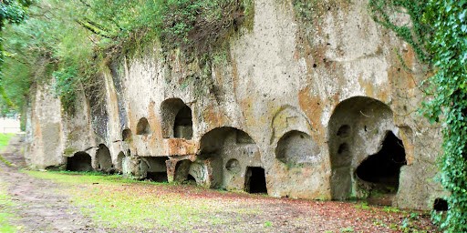 Epifania a Sutri: Storia e tradizioni locali 4