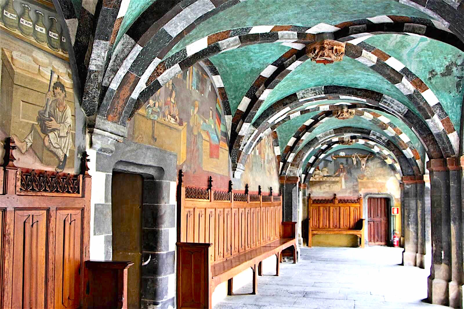 Tour della Valle d'Aosta. Alle pendici del Monte Bianco 14