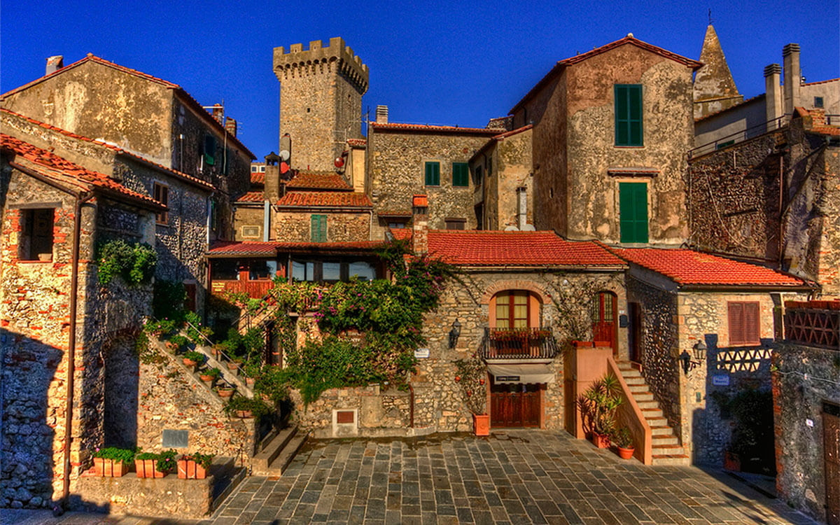 Capalbio e la magia del Giardino dei Tarocchi 2